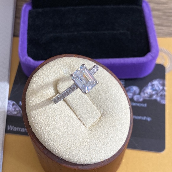 2Ct Emerald Cut GRA Moissanite Ring 18KGP S925 NEW - Picture 2 of 15